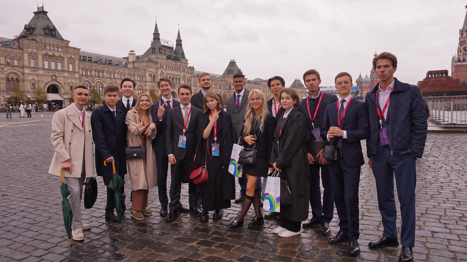 World Energy Policy Club delegation on Red Square, Russian Energy Week