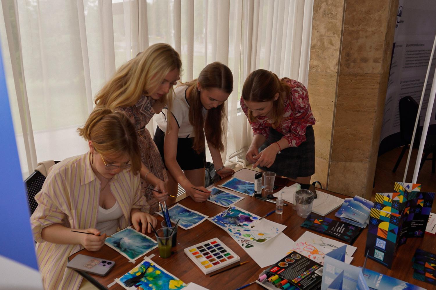 Arctic Club master class: painting polar skies in watercolour